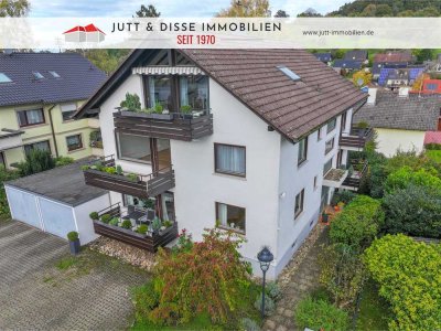 Dreifamilienhaus mit Einliegerwohnung in bestem Zustand *BEZUGSFREI* in Baden-Baden Oberbeuern