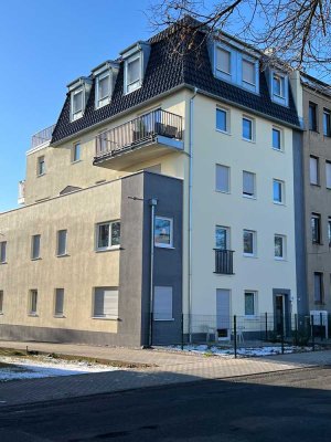 Neuwertige Dachgeschosswohnung zu verkaufen.