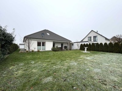 Moderner Bungalow in ruhiger Lage! Glaserfaseranschluss, Garage, pflegeleichtes Grundstück uvm.