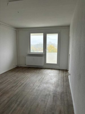 ** 4 Raum Wohnung ** Badewanne ** Balkon **