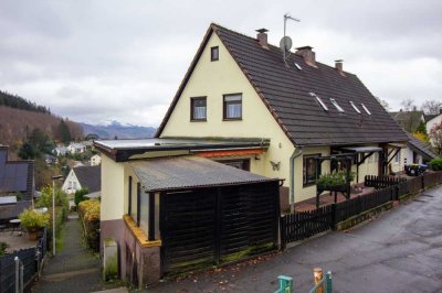 Einfamilienhaus mit 4 Schlafzimmern & Garage in ruhiger Höhenlage von Werdohl sucht neue Eigentümer!