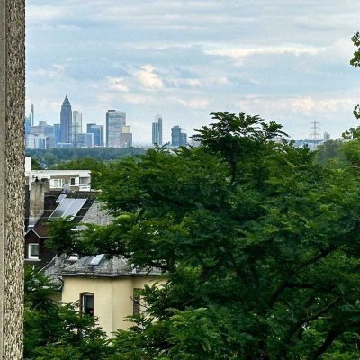 Kapitalanlage: Etagenwohnung mit Loggia, Stellplatz, effizientem Grundriss und Mieter