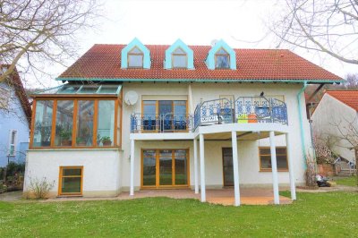 3-Zimmer-Wohnung mit Einbauküche, Terrasse und großem Garten