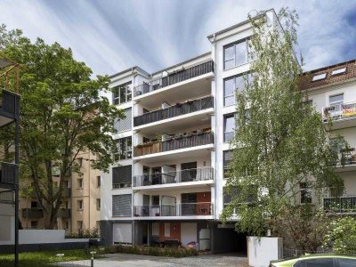 Hochwertige Wohnung mit Balkon zum Innenhof !