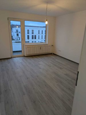 425 € - 50 m² - 2.0 Zi.
Wohnung wurde gerade voll renoviert. Bad komplett neu,
Böden neu etc.