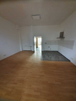 Barrierefrei! großzügige 92 qm 2 Zimmer plus Wohnküche Wohnung, EG, Innenstadt