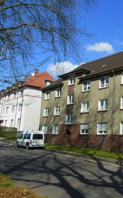 3-Zimmer Wohnung -unrenoviert-