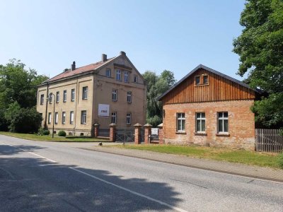 Haus mit Brockenblick mit Park und Wiese