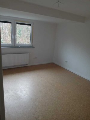 Schöne 3-Zimmer-Dachgeschosswohnung mit gehobener Innenausstattung mit Balkon und EBK in Essen