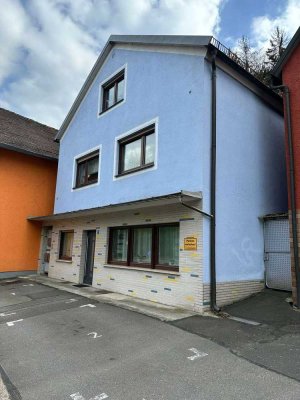 Mehrfamilienhaus mit 3 Einheiten in Amberg