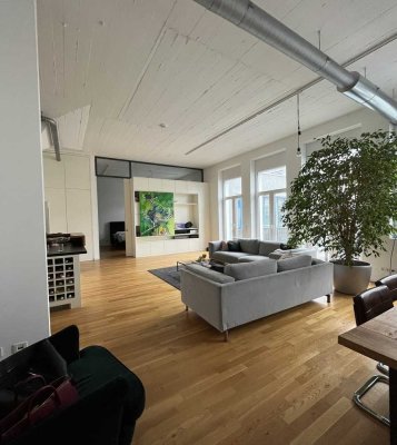 Exklusives Loft, Bobinet Teilmöbliert -hochwertige Möblierung, Einbauküche und Balkon