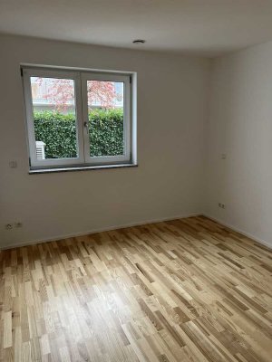 Geschmackvolle 4-Zimmer-Erdgeschosswohnung mit gehobener Innenausstattung und und Garten in Landshut