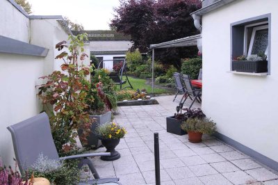 ++INS NEUE JAHR MIT EINEM NEUEN KAPITEL++
Reihenmittelhaus, 119 m², 5 Räume, Garten und Terrasse