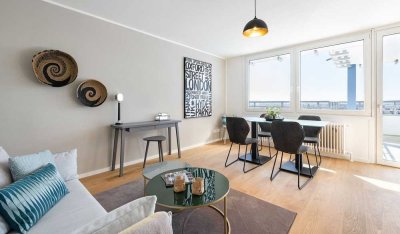 Frisch renovierte 3-Zimmer-Wohnung mit großem Balkon im 12. Stock