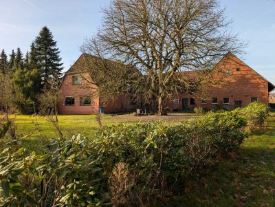 Einmalige Gelegenheit: Resthof mit großen Grundstück bei Hodenhagen zu verkaufen