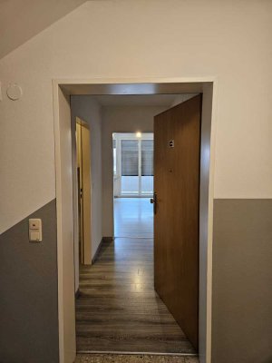 Stilvolle 1-Zimmer-Wohnung mit gehobener Innenausstattung mit Balkon und EBK in Regensburg