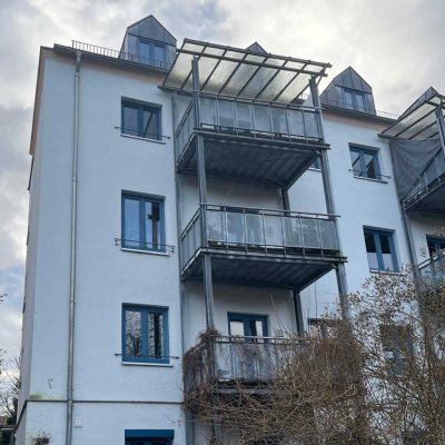 TRAUMHAFTES WOHNEN IN AUGSBURGS BESTER LAGE: Maisonette-Wohnung mit Dachterrasse