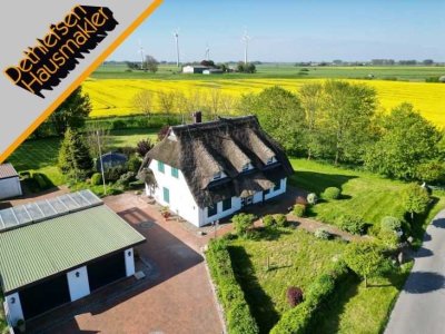 Verkauf eines individuellen Reetdachhauses mit Wiesenblick zw. Heide und Wesselburen in Nordseenähe