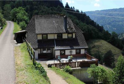 Wohnen, wo andere Urlaub machen - Einfamilienhaus in traumhafter Schwarzwaldlage.