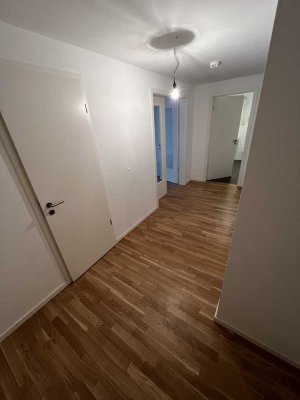 Moderne 3-Zimmer-Wohnung mit Wintergarten, offener Wohnküche und Fußbodenheizung – ca. 90 m² Wohnkom