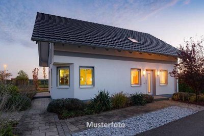 +++ Einfamilienhaus mit Garage +++