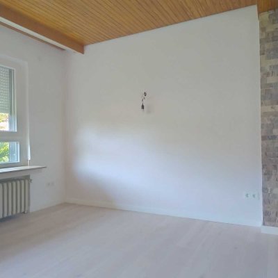 Erstbezug nach Teilsanierung in 2 Familienhaus / Wohnung in 1. Etage und DG