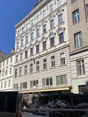 ALTBAUWOHNUNG IM INNENHOF - GROSSE TERRASSE - NEUSTIFTGASSE- NAH AM 1. BEZIRK &amp; SPITTELBERG