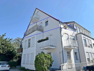 Gut aufgeteilte 3 Zimmer Wohnung mit EBK + Balkon + PKW Stellplatz