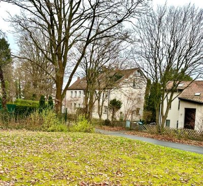 Schöne Hochparterre 2 Zimmerwohnung mit Gartenanteil und Terrasse, direkt am Rechenberg Park