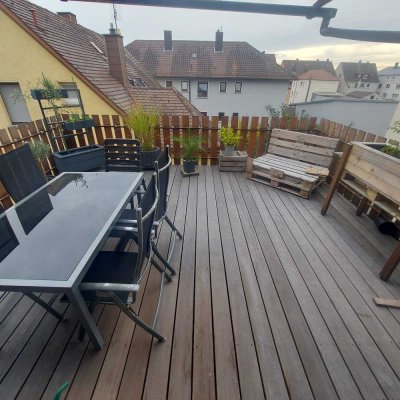 Ansprechendes WG Zimmer in einer dreier WG mit Terrasse und Kamin in einem schönen Altbau