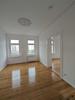 Top sanierte, sehr schöne 4-Raum-Wohnung mit Balkon