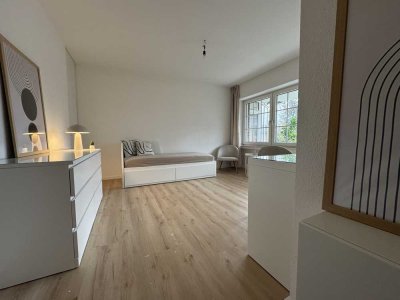 Exklusives Apartment - Renoviert - möbliert - komplett ausgestattet - bezugsfertig (ENGLISH SPOKEN)