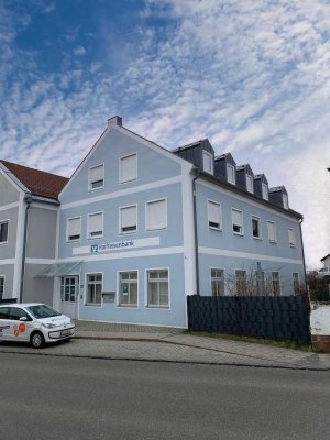 Mehrfamilienhaus mit Gewerbeeinheit in Böhmfeld - insgesamt 4 Parteien!