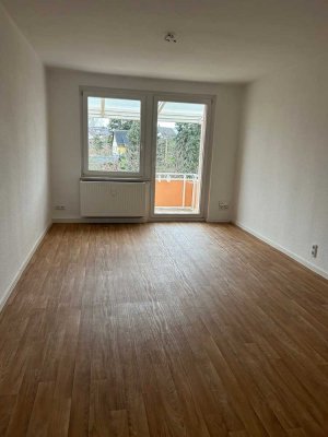 Helle & bezugsfertige 3-Raumwohnung mit +TRAUMBAD+ und Balkon