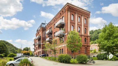 Einzigartiges Loft in historischer Mühle: Komfort mit Aufzug, 2 Stellplätzen, EBK & sonnigem Balkon