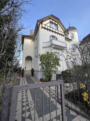 Residenz im Jugendstil 
mit separater ca. 280m² Gewerbeeinheit in Mettmann