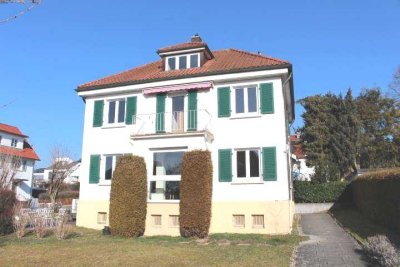 Herrliche Villa mit Garten und Garage in bester Lage