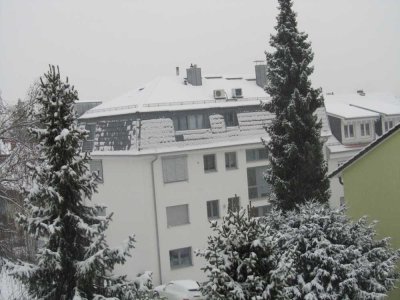 Exklusive, geräumige und sanierte 1-Zimmer-Wohnung mit Balkon und Einbauküche