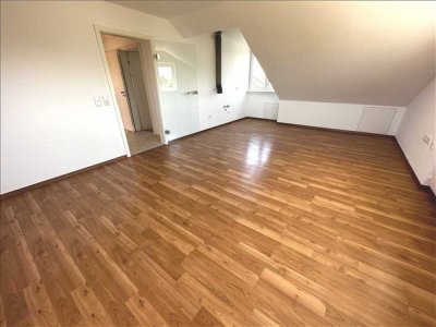 Renovierte 4-Zimmer-Wohnung für Selbstständige mit Gewerbe