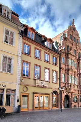 * Großzügige 3- Zimmer-Wohnung mit besonderem Charme, in historischem Anwesen, Heidelberg-Altstadt*