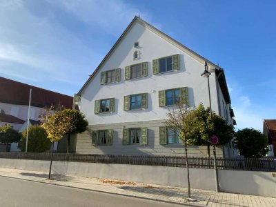 Traumwohnung in Langweid! Großzügige 2 ZKB-Wohnung mit Balkon und Loggia