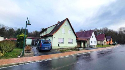 Werkstattträume werden wahr: Haus mit umfangreicher Ausstattung in idyllischer Lage