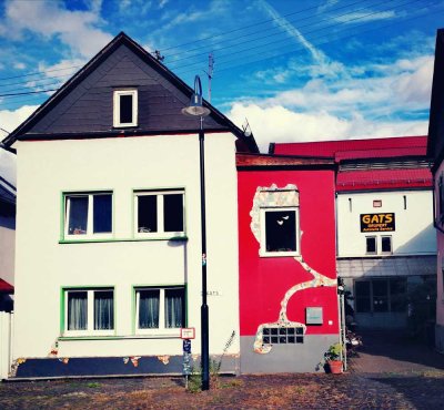 Einfamilienhaus mit Scheunenkomplex