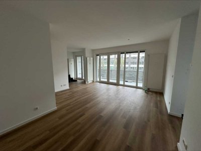 Attraktive 2,5-Zimmer-Wohnung mit gehobener Innenausstattung mit Einbauküche in Frankfurt