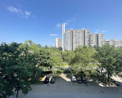 Top Lage 3-4 Zimmer-Wohnung mit Loggia in zentraler Lage von Darmstadt / Kranichstein