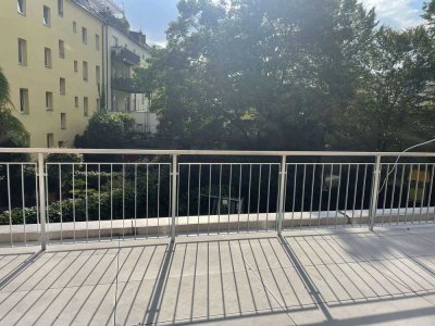 Erstbezug: 3-Zimmer-Wohnung mit riesiger Terrasse am Rosenaupark