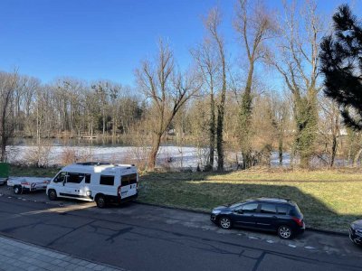 Ruhige 2-Zimmer-Wohnung mit Seeblick in Karlsfeld bei München