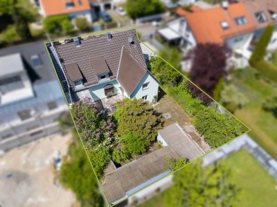 Zweifamilienhaus auf ruhigem Grundstück, gewachsene Lage in Forstenried - Sanieren oder Entwickeln!