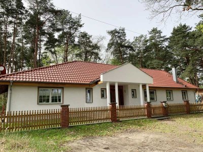 Verkauf mit Nießbrauch in Wandlitz -  Großes Haus im Bungalowstil