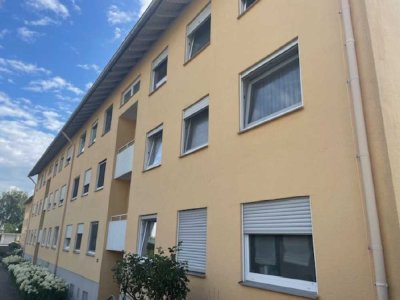 Gut geschnittene 3-Zimmer Wohnung
mit Balkon und Garage